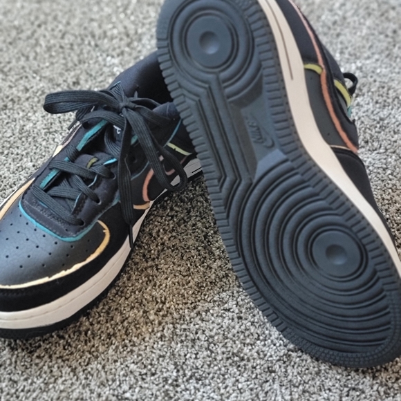 Nike, Air Force 1, size 5.5 - Picture 3 of 3